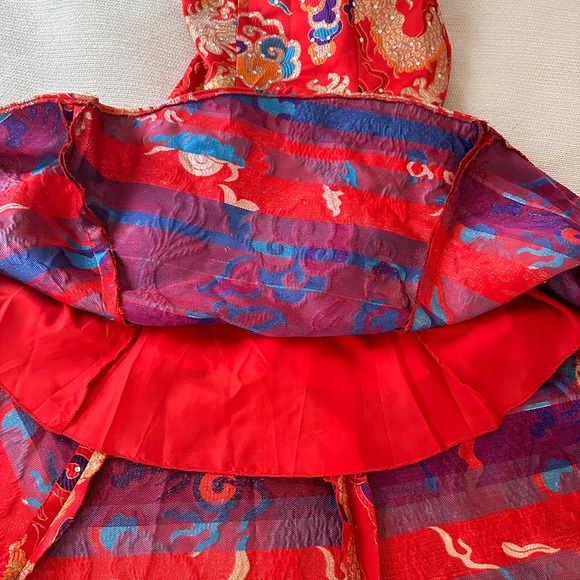 Chinese wedding gown - Picture 8 of 11